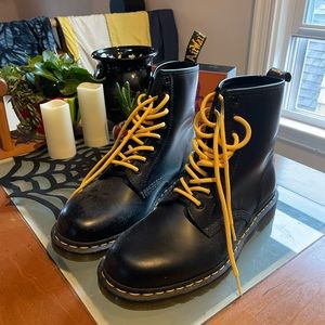 Black Doc Martens 💛 Size 11.